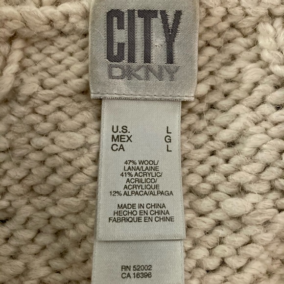 Vintage DKNY Wool Cable knit Sweater w Bead Detail - Picture 4 of 4